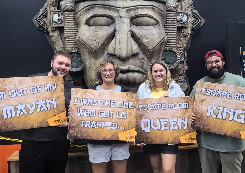 Escape room with friends from hey sua